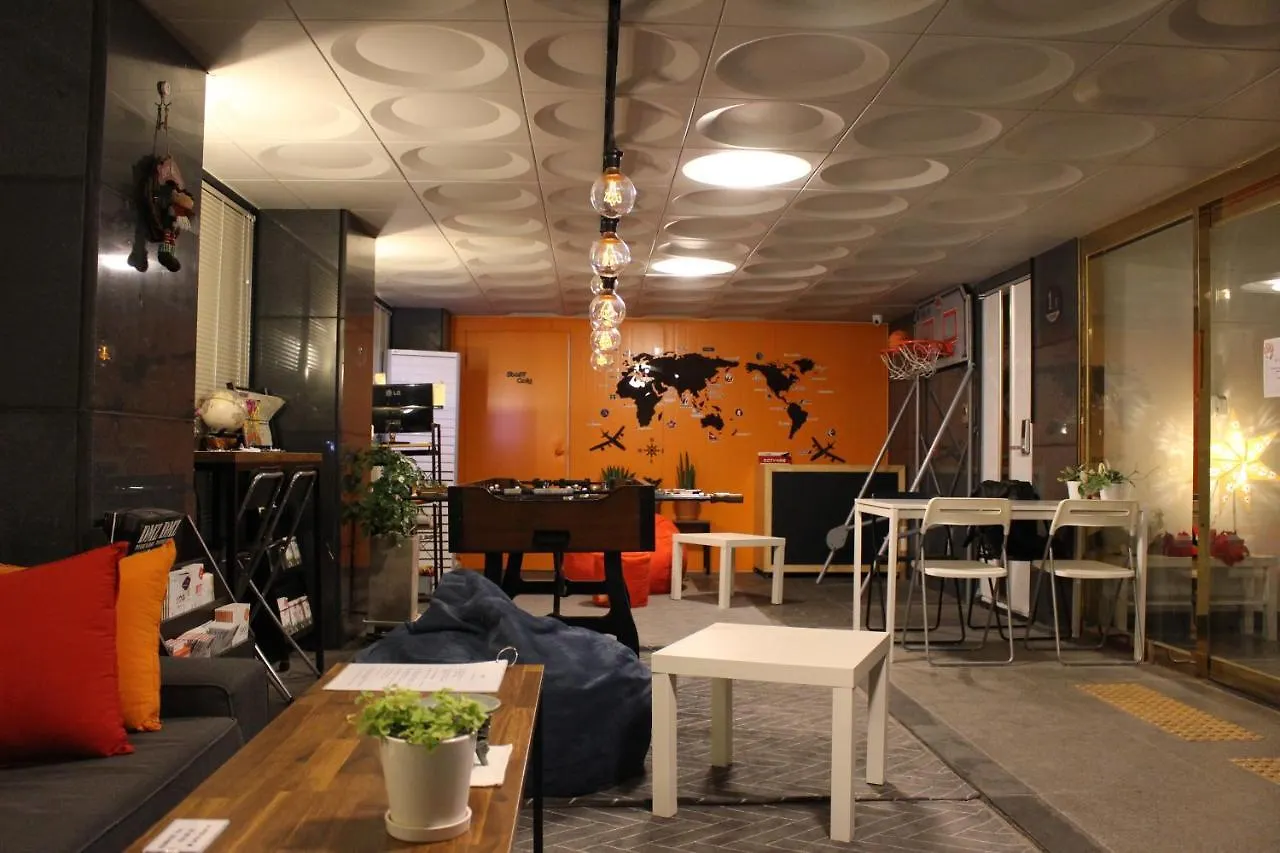 Bunk Guesthouse Hongdae2 location