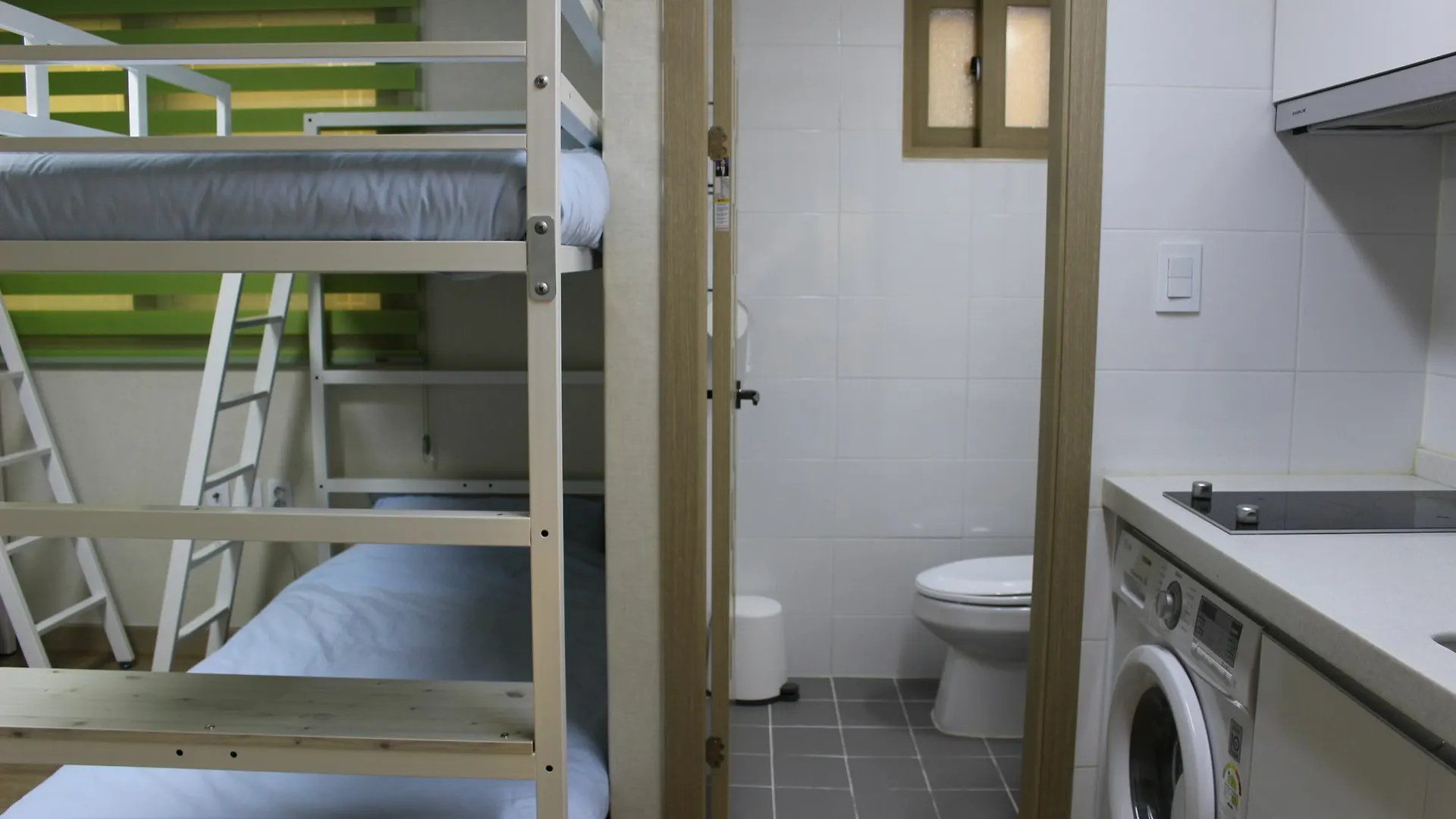 Bunk Guesthouse Hongdae2 Seoul 0*,